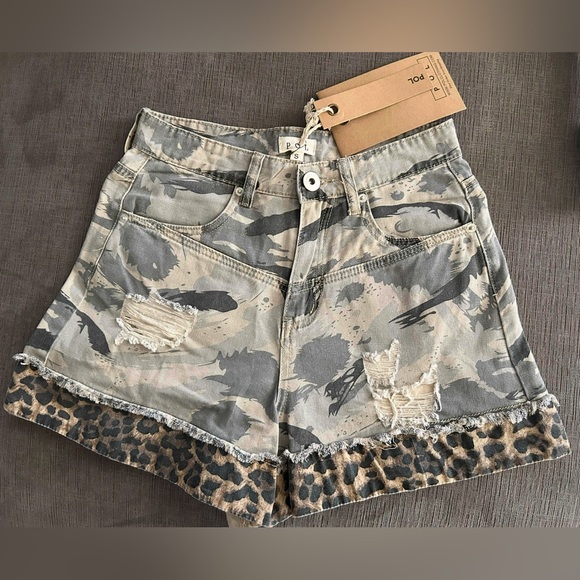 POL Camo & Leopard Print Distressed Denim Shorts Small Mixed Media NWT - Picture 3 of 9